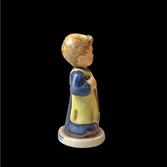 Hummel figurine #1222 3 5/8” Garden Treasures - Picture 2 of 7